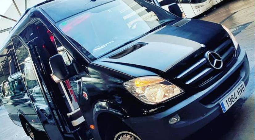 LimoBus Negro | Alquiler Limusinas Barcelona | Limusinas Premium